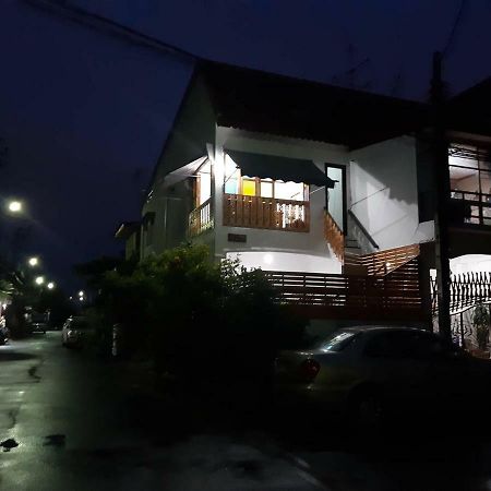 曼谷A & P House公寓 外观 照片