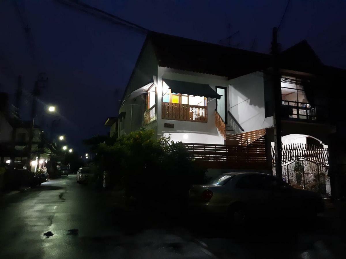 曼谷A & P House公寓 外观 照片